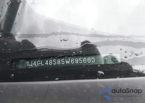 2005 Jeep Liberty Sport из США, поврежденный, VIN 1J4GL48585W695663